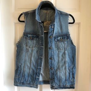 NWTs Cut- Off Denim Vest ( M )